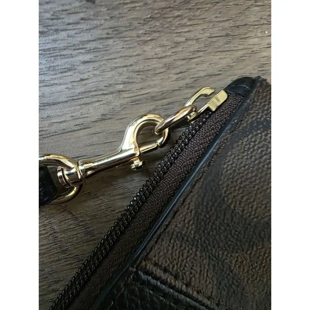 NEW Coach Corner Zip Wristlet in Signature Canvas - Picture 6 of 9